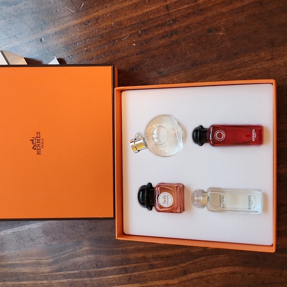 Hermès Women's Perfumes Discovery Set NEW - Picture 2 of 3